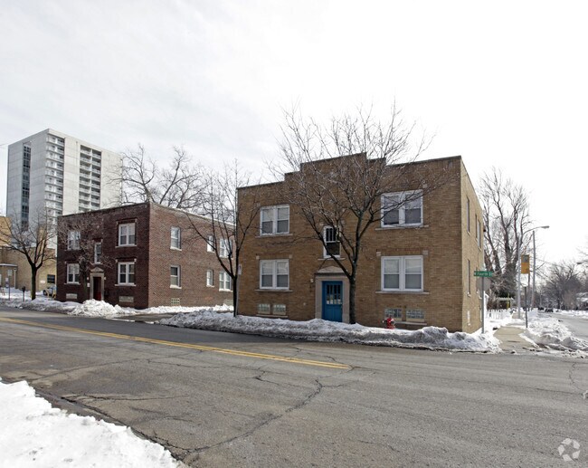 Building Photo - 419 W 4th St
