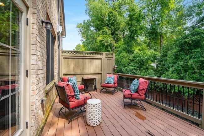 Building Photo - 523 Ansley Cir NE