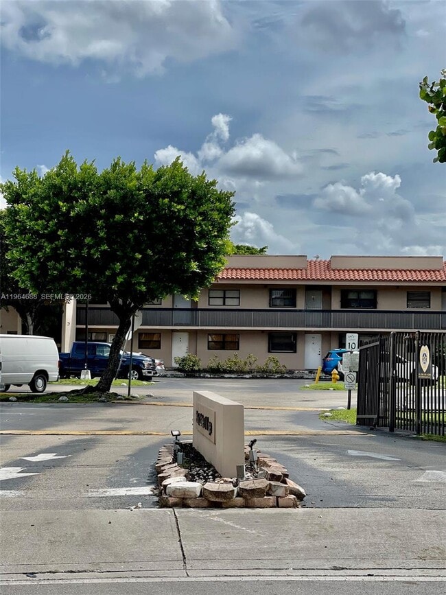 Building Photo - 200 W Park Dr