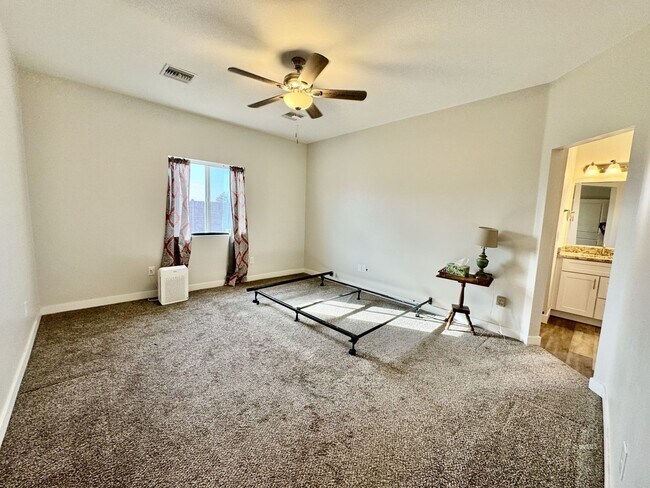 Building Photo - 860 S Flagstone Wy