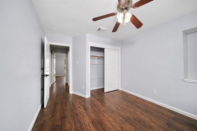 Building Photo - 21627 Park Brook Dr