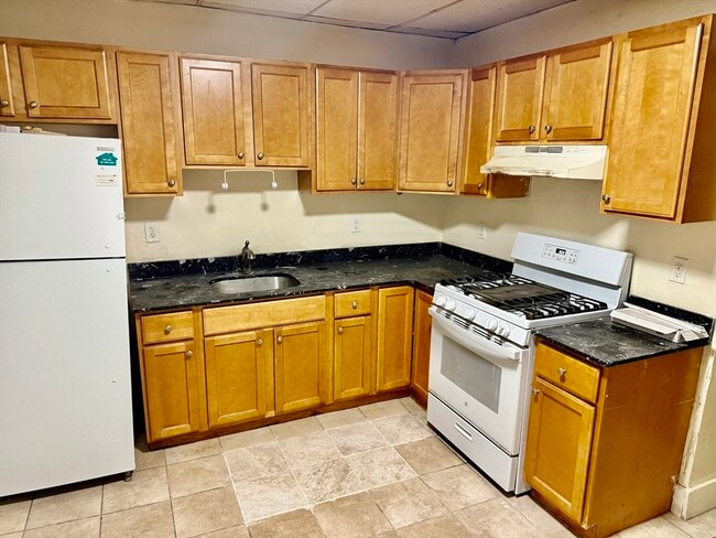 Building Photo - 23 Echo Grove Ave