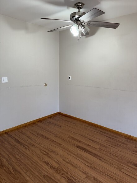 Building Photo - 38177 Jamestown Dr