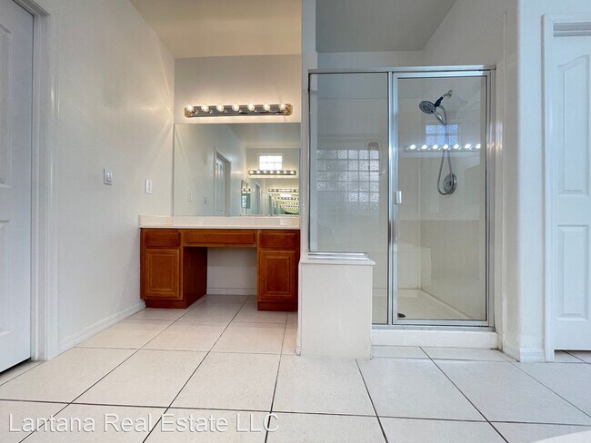 Building Photo - 5 br, 2.5 bath House - 1581 Boundary Peak Way