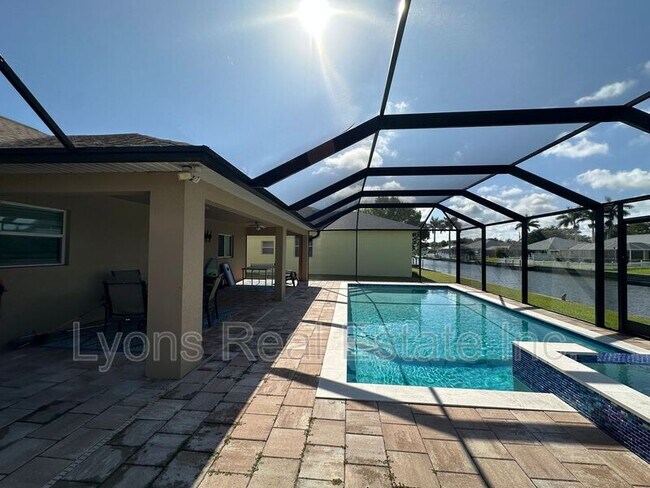 Building Photo - 2202 SE 8th St