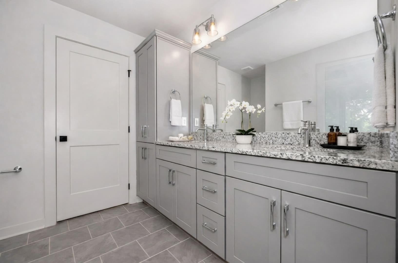 Privacy guaranteed. Three full bathrooms mean no morning rushes or sharing required. - 2512 Freeman Rd SW