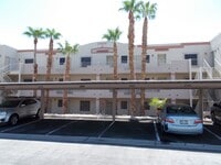 Building Photo - 2 Bed / 2 Bath Fully Furnished Condo – Top Floor Living!
