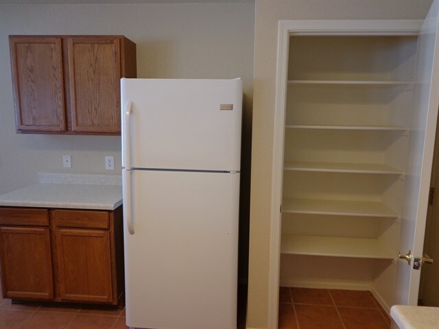 Building Photo - 6913 S Goshawk Dr