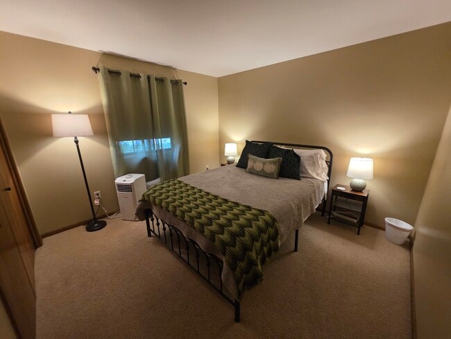 Building Photo - 262 Highland Pike Rd