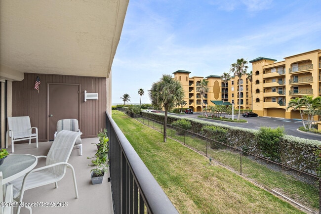 Building Photo - 8494 Ridgewood Ave