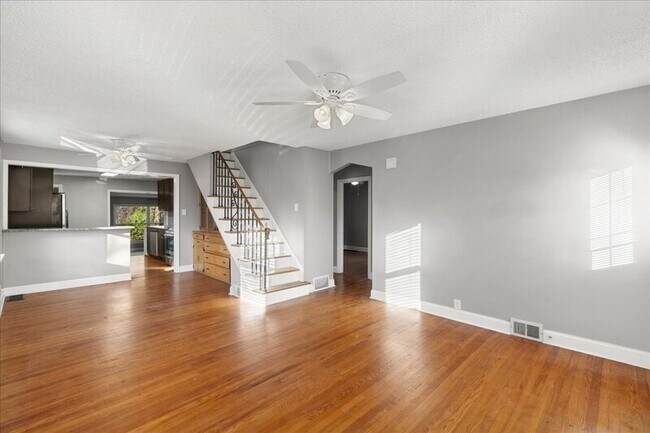 Building Photo - 51 George St