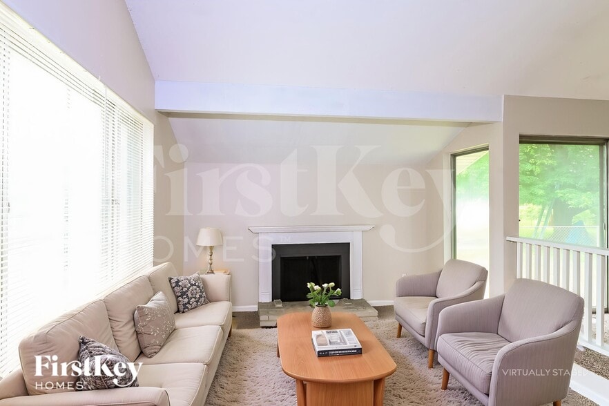 Building Photo - 3710 Woodman Dr