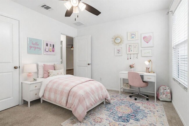 Building Photo - 162 Agate Clf Dr