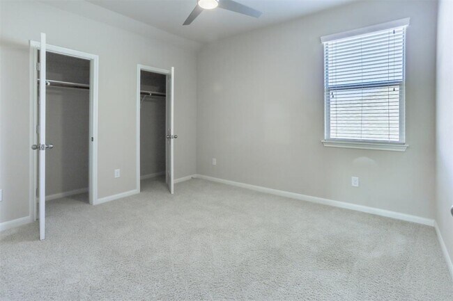 Building Photo - 13512 Hymeadow Cir