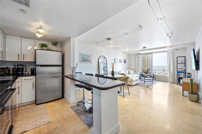 Building Photo - 770 Claughton Island Dr