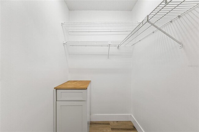 Building Photo - 5606 Blue Shadows Ct