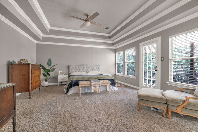 Building Photo - "Discover Your Dream Home: Spacious 4-Bedr...