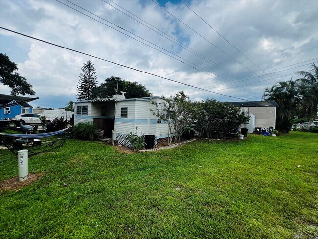 Building Photo - 2655 SE Carroll St