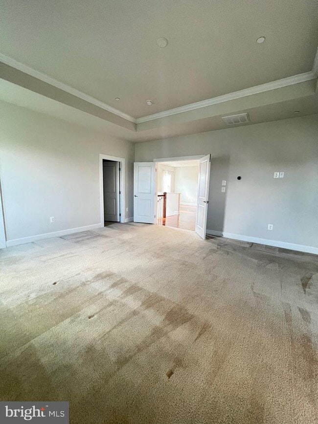 Building Photo - 8227 S Maple Lawn Blvd