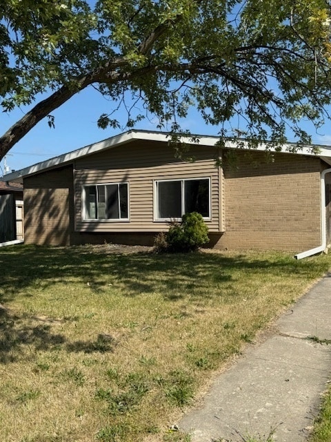 Building Photo - 2421 Lewis Ave