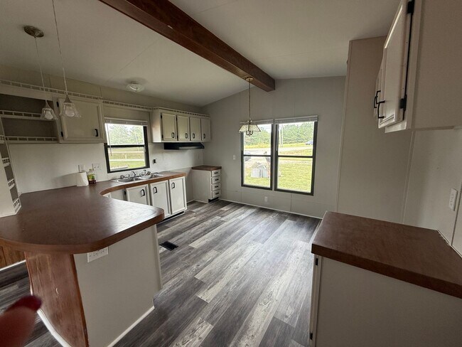 Building Photo - Welcome Home!! 2/2 Newly Renovated Mobile ...