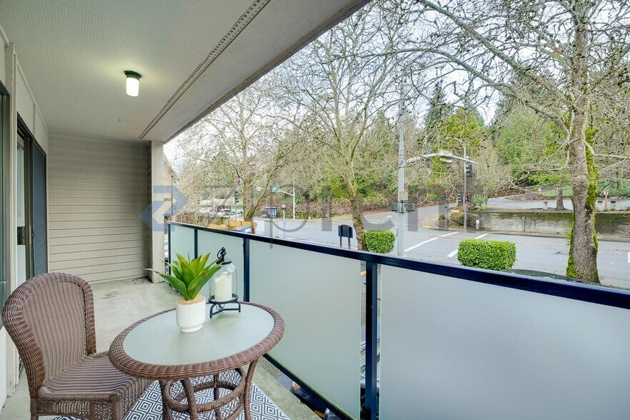Building Photo - Unit 407