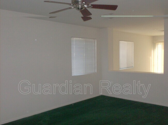 Building Photo - 5922 Hilmont St