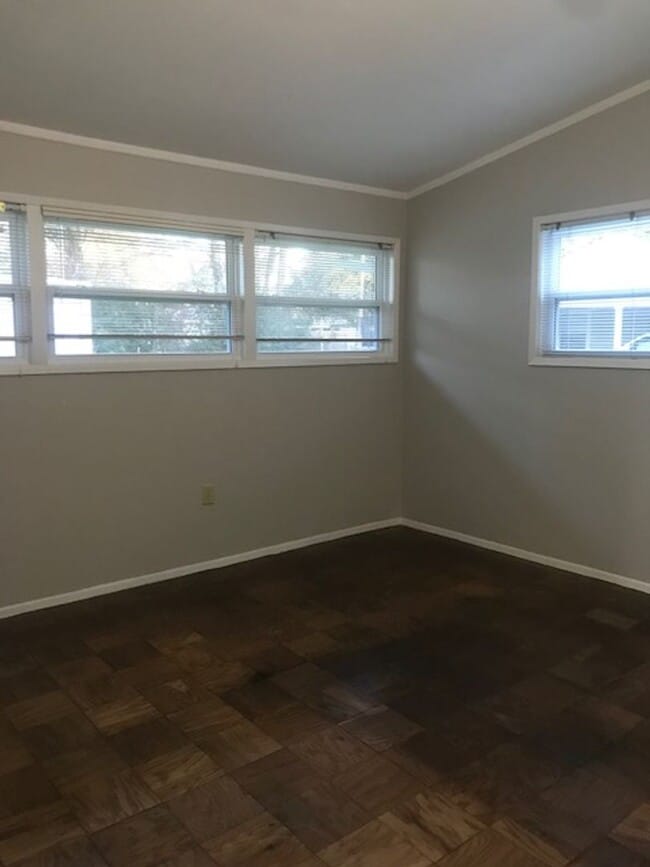 Building Photo - Beautiful 4 Bed House