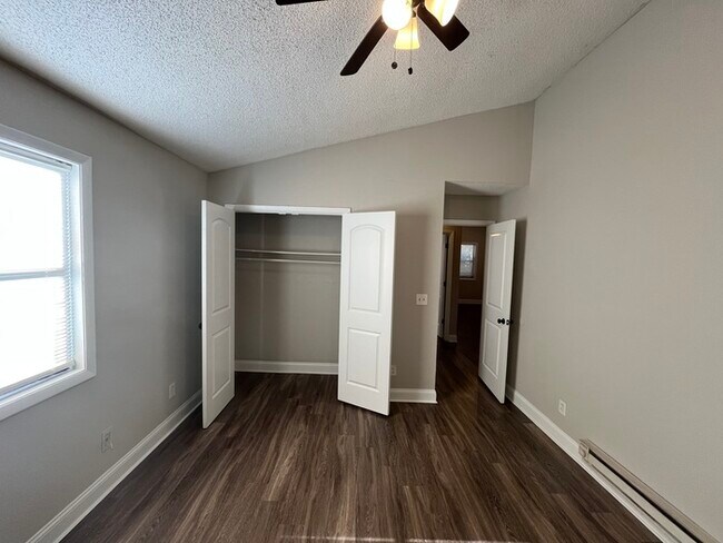Building Photo - 8602 Mandolin Ct