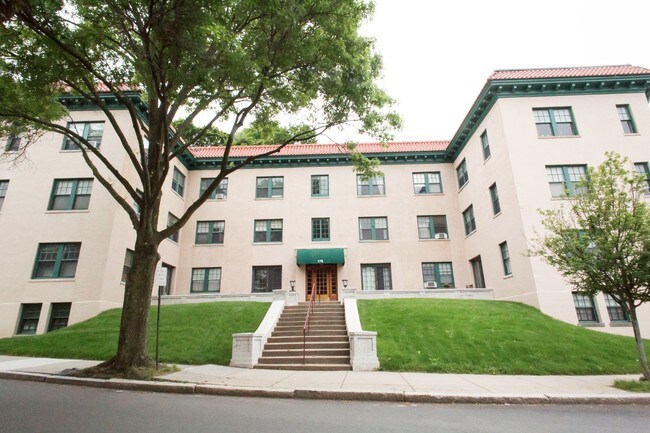 Building Photo - 176 Winthrop Rd