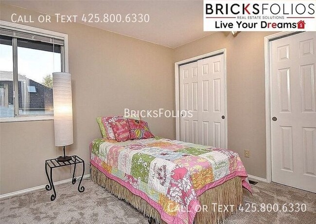 Building Photo - Luxurious 5-bedroom home in Sammamish with...