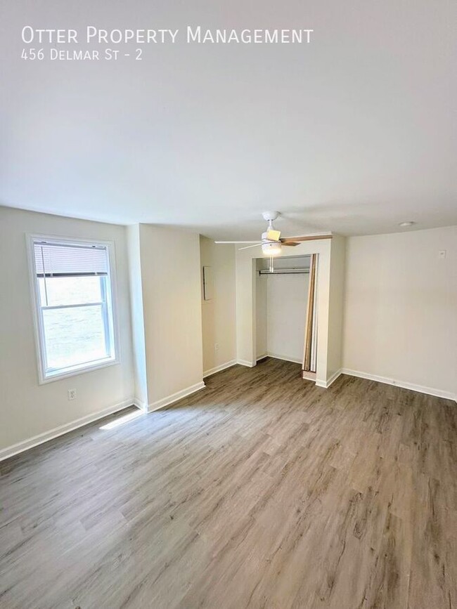 Building Photo - 456 Delmar St