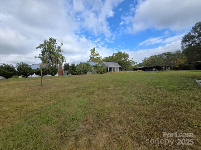 Building Photo - 9301 Gold Hill Rd