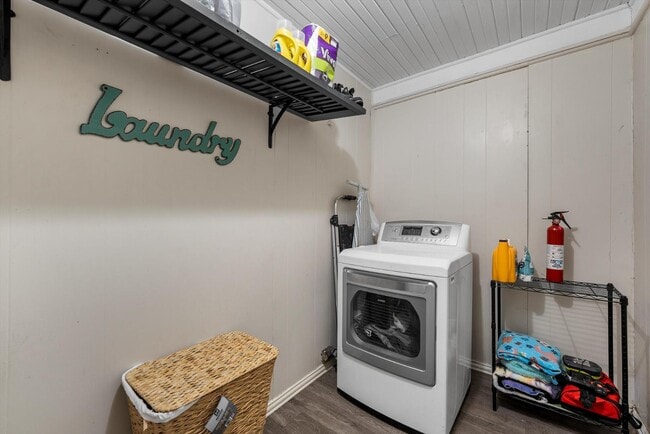 Building Photo - 3241 Edmond Ave