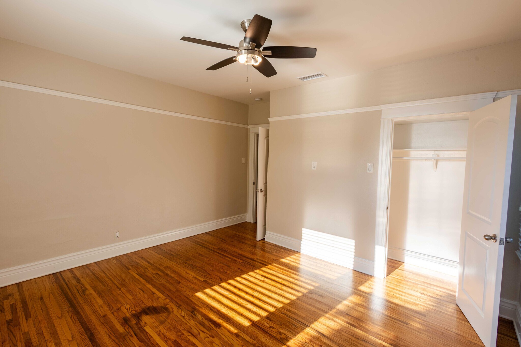 Building Photo - 4210 Halldale Ave