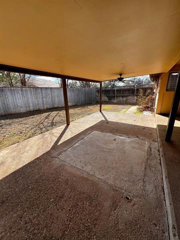 Building Photo - 4649 Oak Knoll St