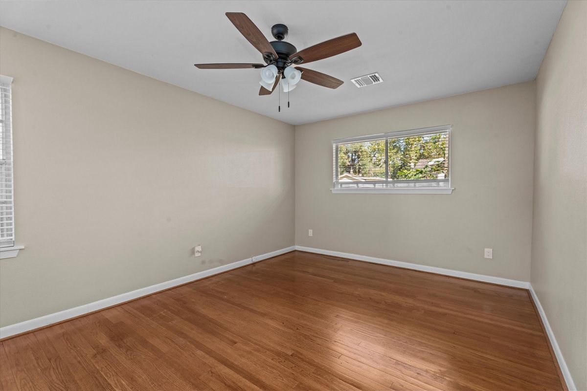 Building Photo - 10030 Haddington Dr
