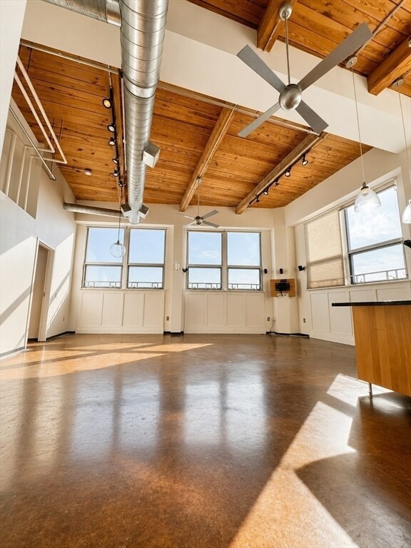 Building Photo - 118 Holmes St