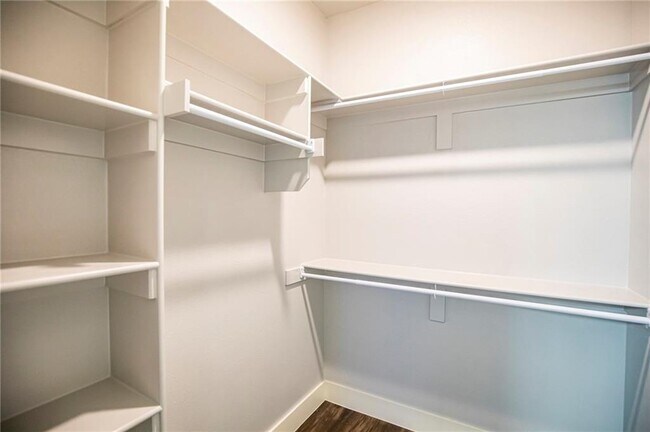 Building Photo - 213 Alder St