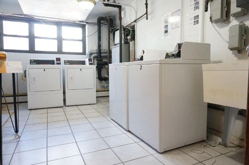 Building Photo - 39 Shepard St