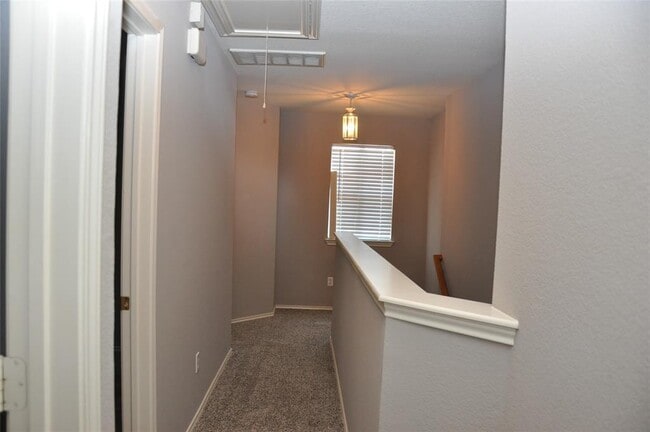 Building Photo - 1328 Davis Mountain Loop