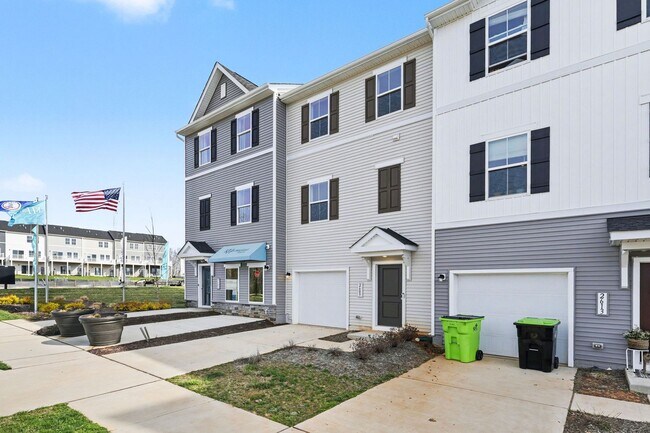 Building Photo - Built 2024 | Modern Townhome Near Fredericksburg – More Space, Better Value