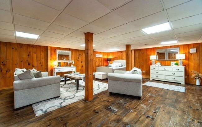 Building Photo - 558 N Roast Meat Hill Rd