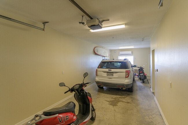 Building Photo - 100 Harbor St