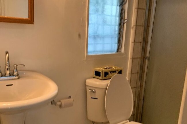 Building Photo - 6222 Banner Ave