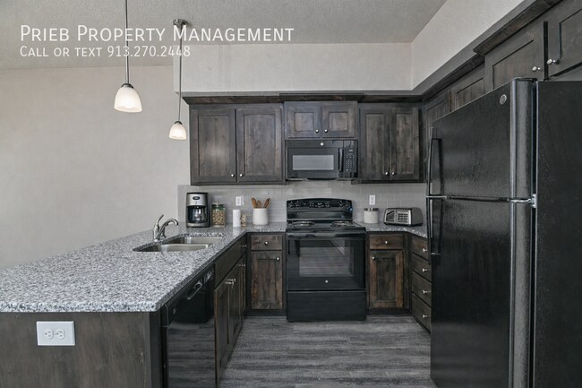 Building Photo - 3215 N 103rd Pl
