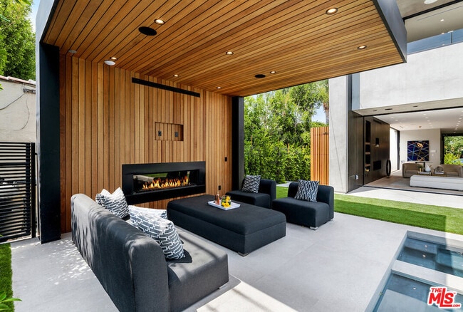 Building Photo - 434 Flores St