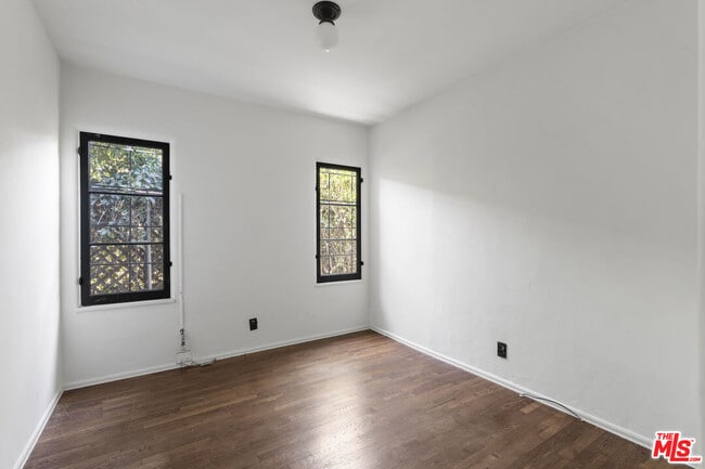 Building Photo - 3731 Griffith View Dr