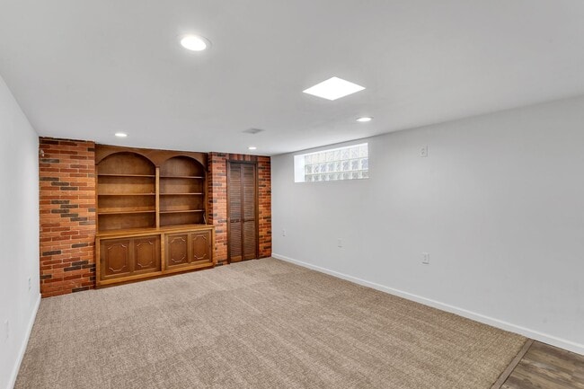 Building Photo - Updated 3BR Home Near Sewickley with Central Air & Finished Walk-Out Basement