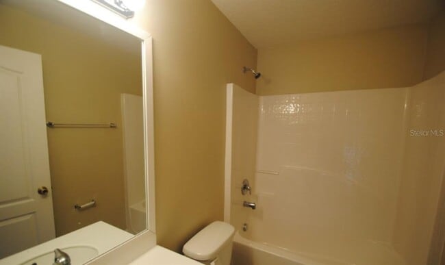 Building Photo - 2082 Onondaga Ln